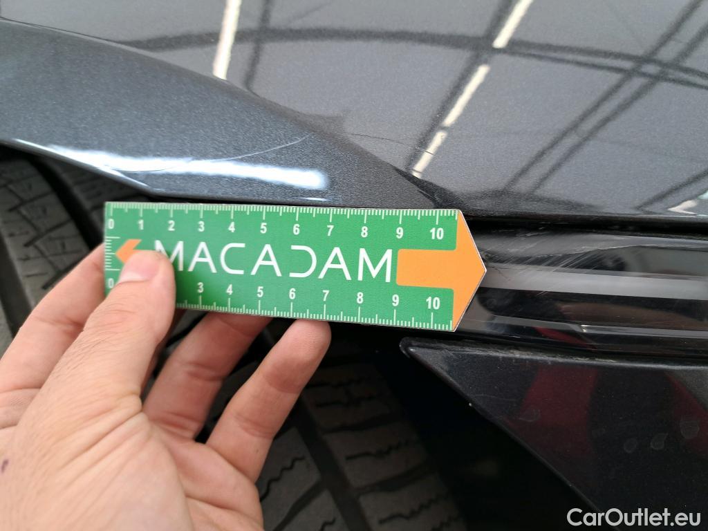  Porsche  Taycan  93kWh BVA #37