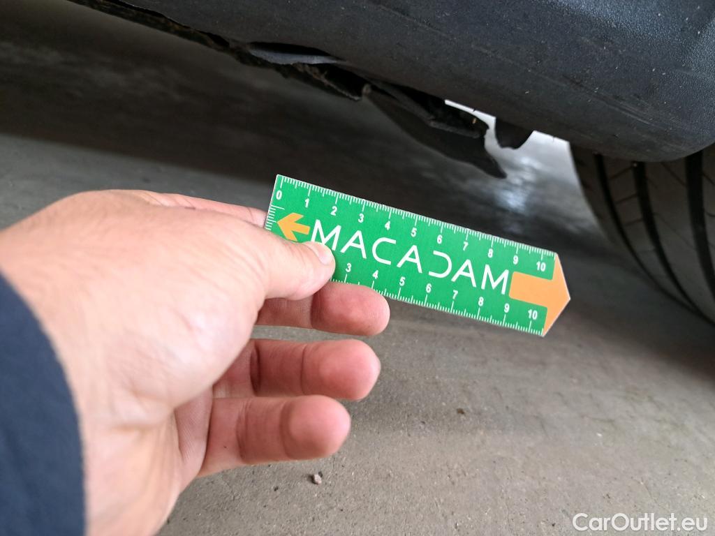  Porsche  Taycan  93kWh BVA #42