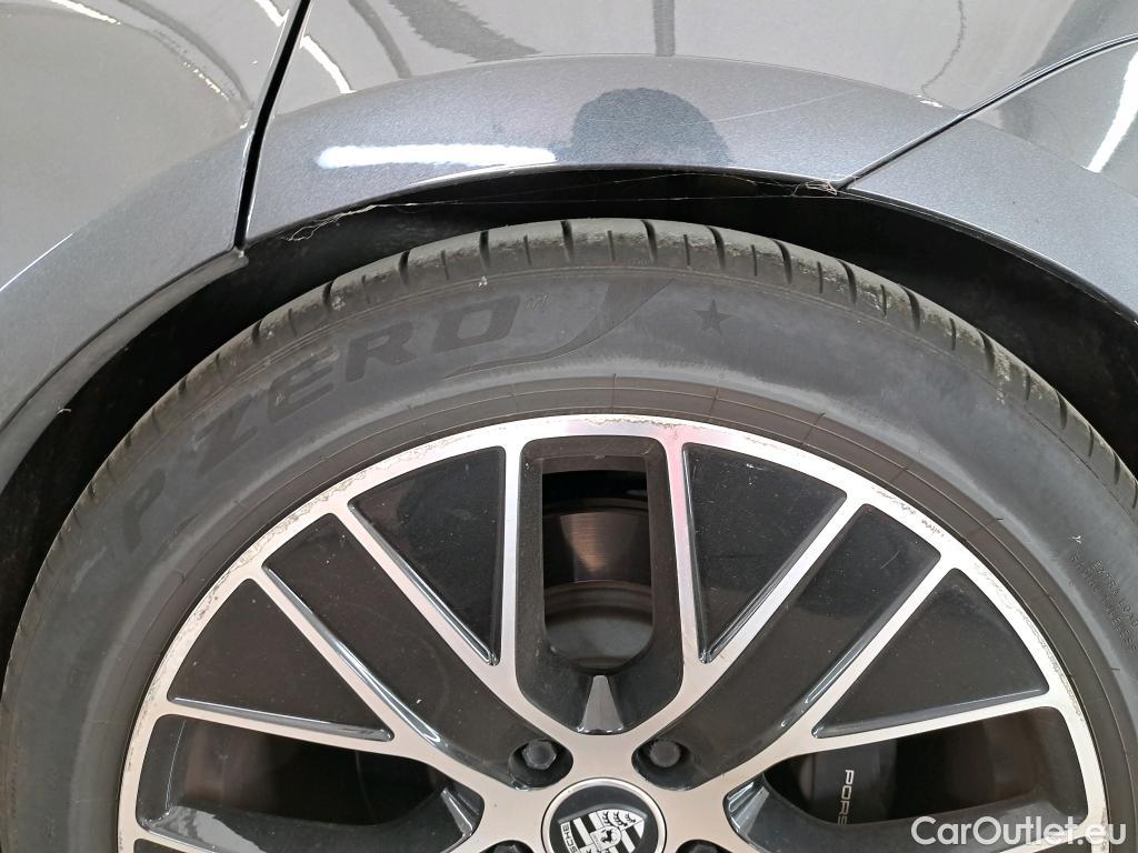  Porsche  Taycan  93kWh BVA #65