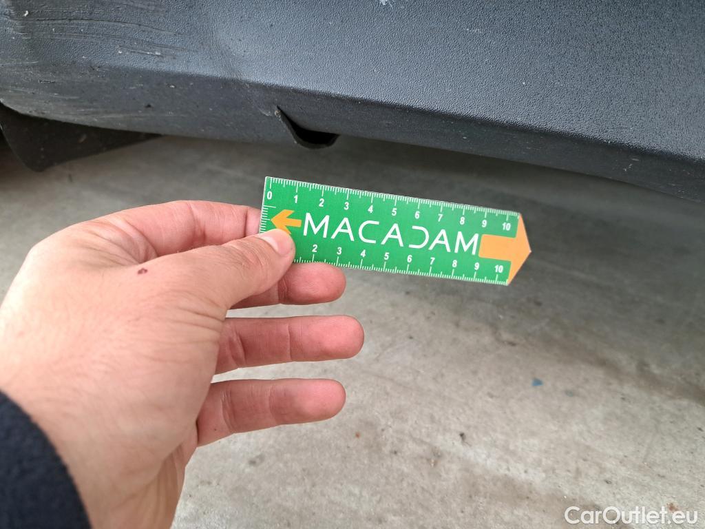  Porsche  Taycan  93kWh BVA #40