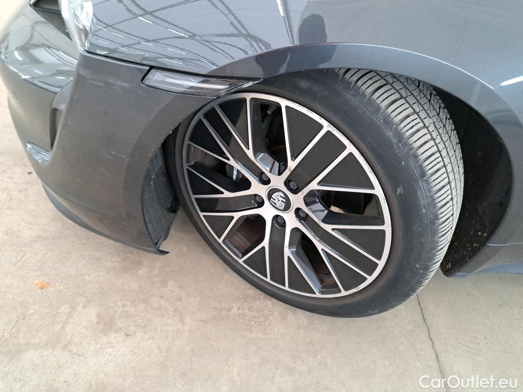  Porsche  Taycan  93kWh BVA #47