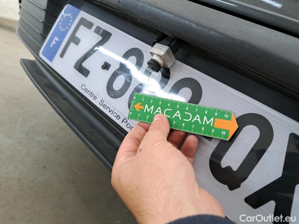  Porsche  Taycan  93kWh BVA #9