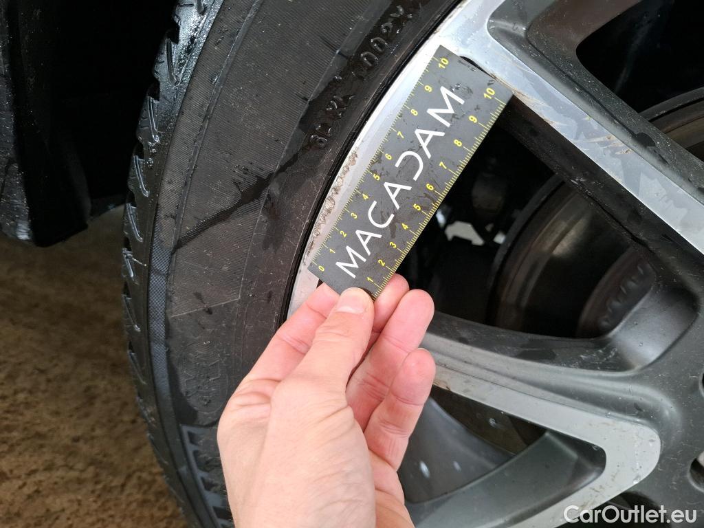  Land Rover  Range Rover LAND ROVER  Velar / 2017 / 5P / SUV 2.0 P400e PHEV BVA R-Dynamic SE #31