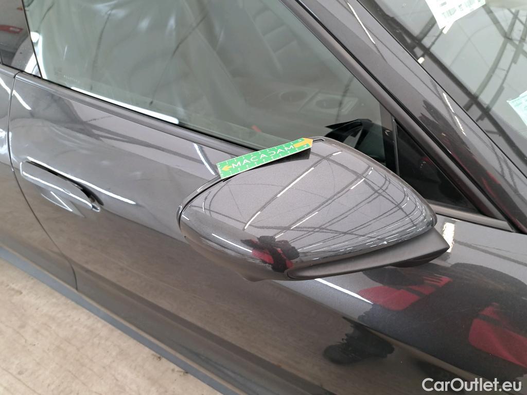  Porsche  Taycan  93kWh BVA #78