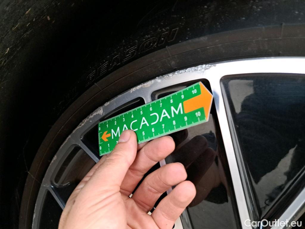  Porsche  Taycan  93kWh BVA #63