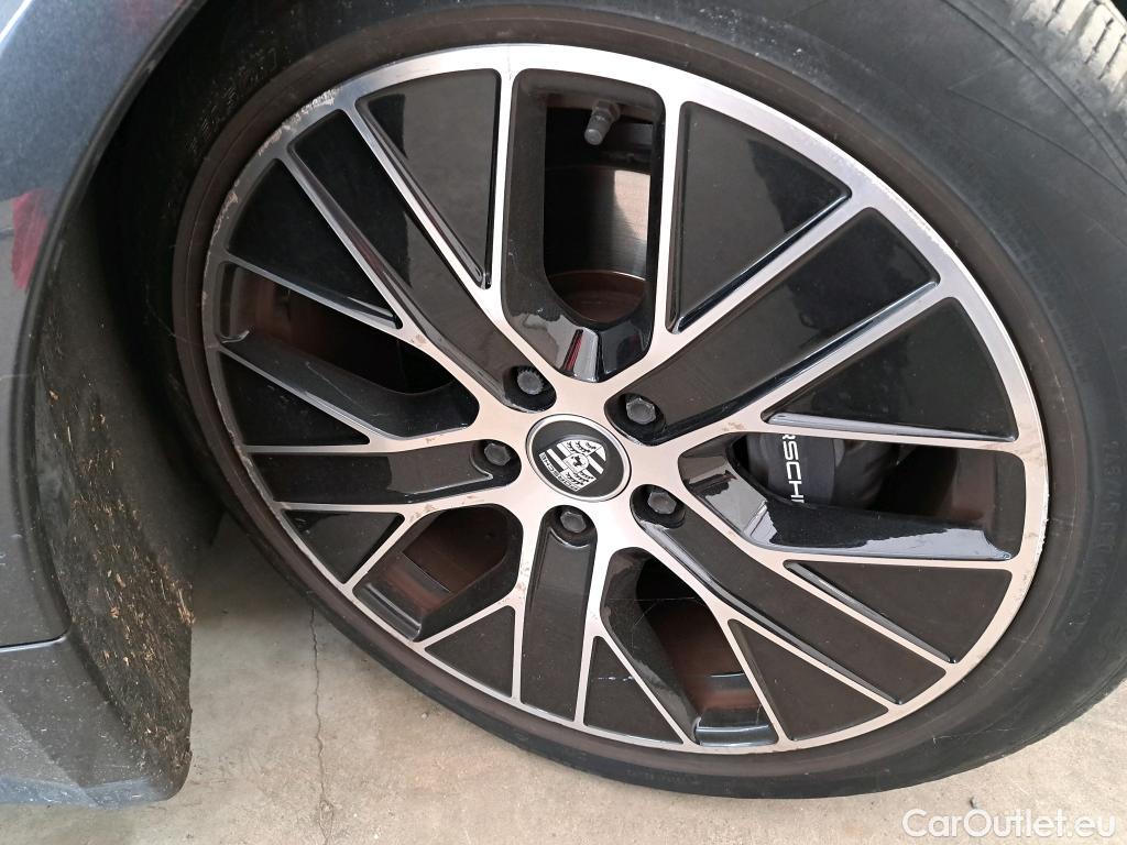  Porsche  Taycan  93kWh BVA #62