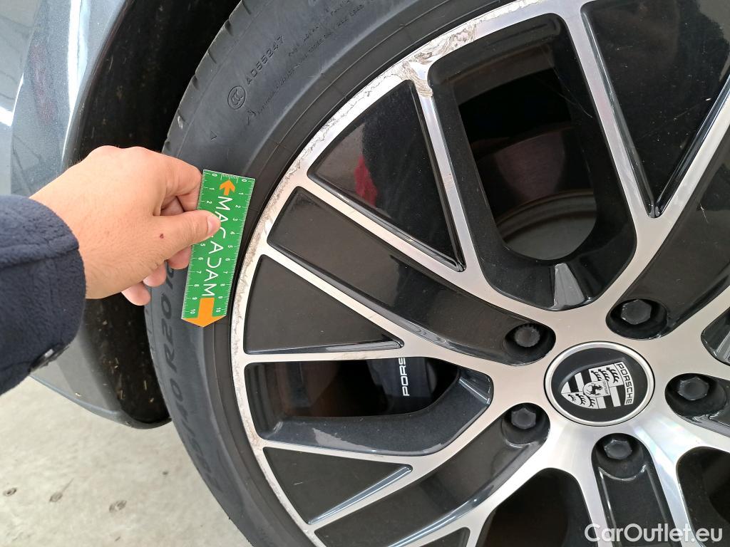  Porsche  Taycan  93kWh BVA #59