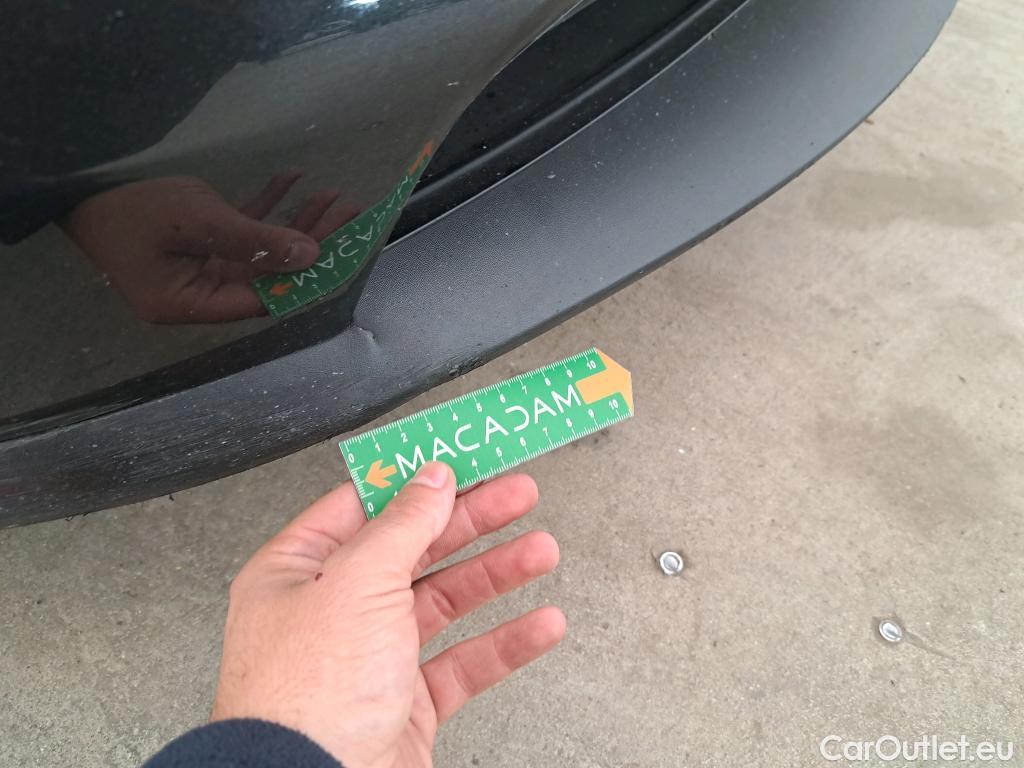  Porsche  Taycan  93kWh BVA #12