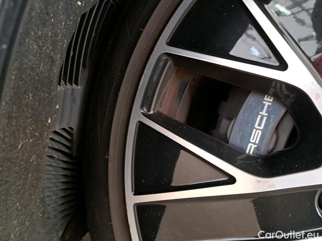  Porsche  Taycan  93kWh BVA #69