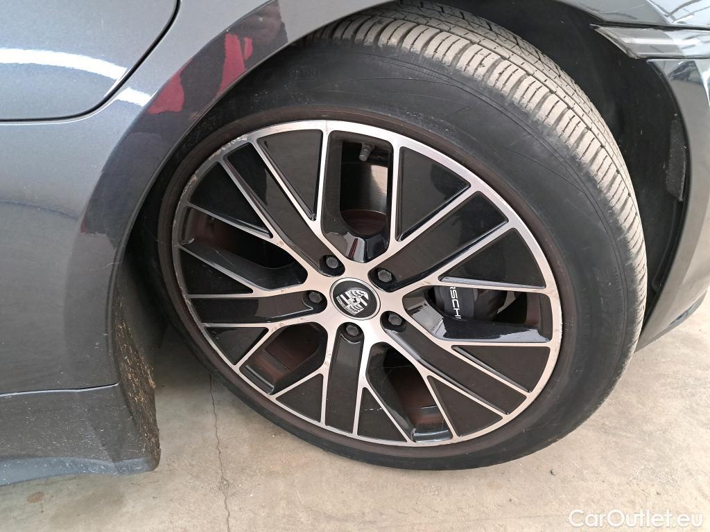  Porsche  Taycan  93kWh BVA #26