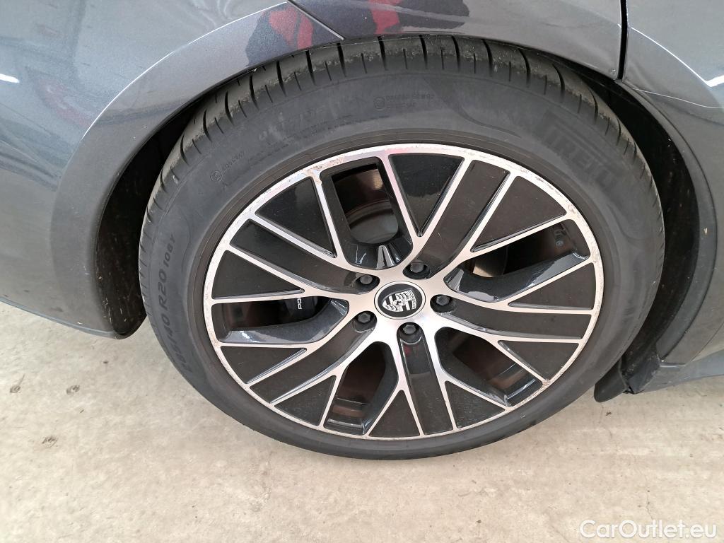  Porsche  Taycan  93kWh BVA #56