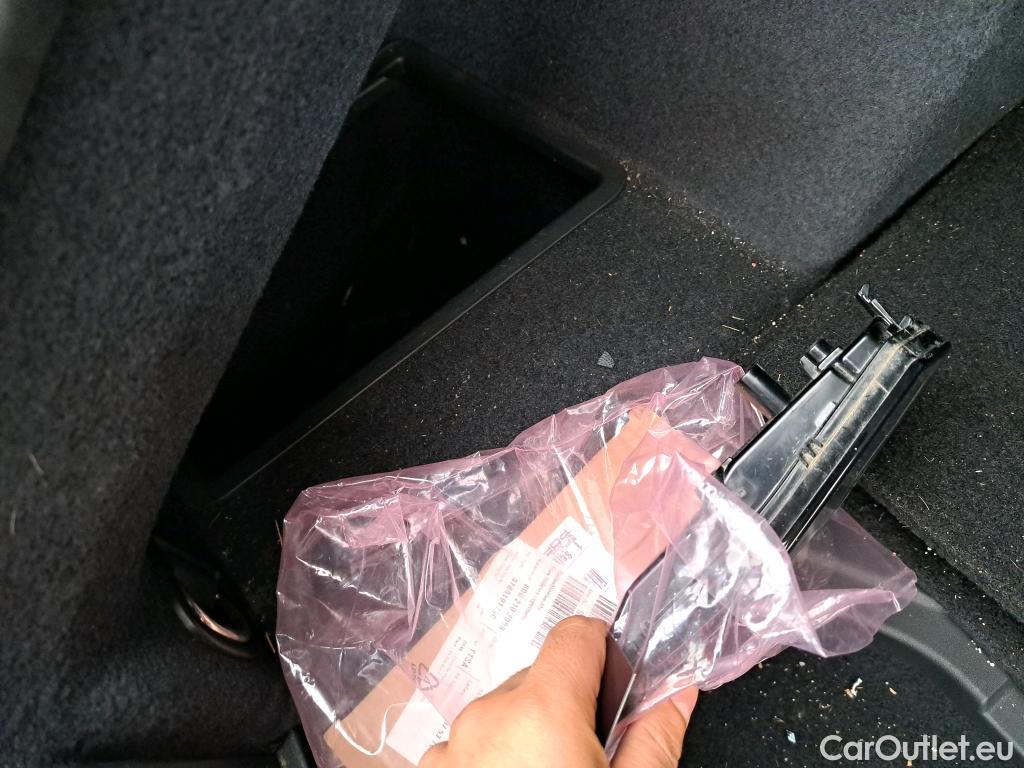  Porsche  Taycan  93kWh BVA #73