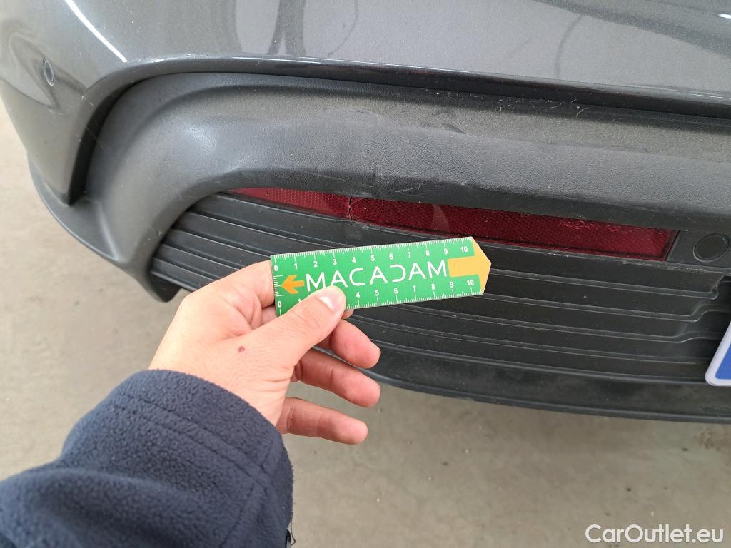  Porsche  Taycan  93kWh BVA #17