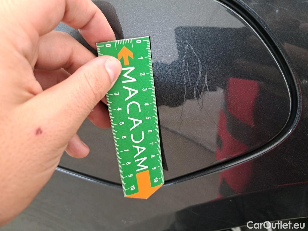  Porsche  Taycan  93kWh BVA #82