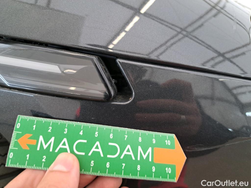  Porsche  Taycan  93kWh BVA #88