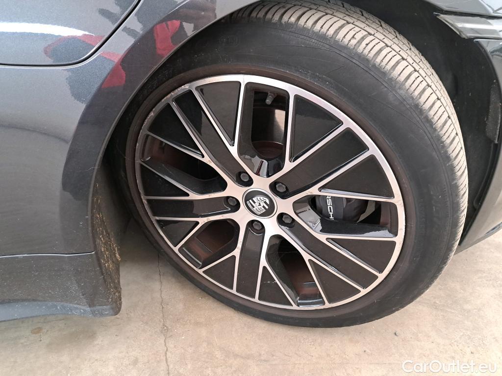  Porsche  Taycan  93kWh BVA #61