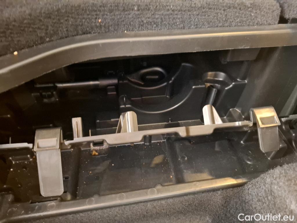  Mercedes  G-Klasee MERCEDES-BENZ GLC Coupe / 2019 / 5P / Coupé 2.0 GLC 300 E BUSINESS LINE 4MATIC #18