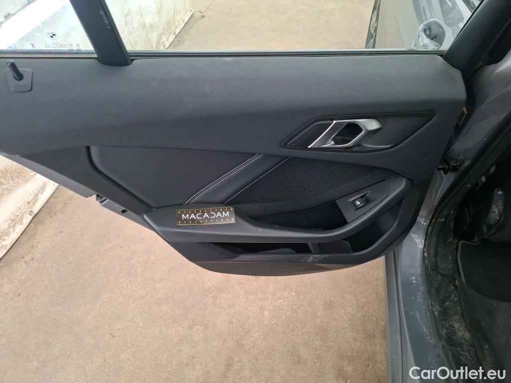  Bmw  Serie 1 Série 1 Berline 120 i Edition Sport 2.0 180CV BVA7 E6d #39