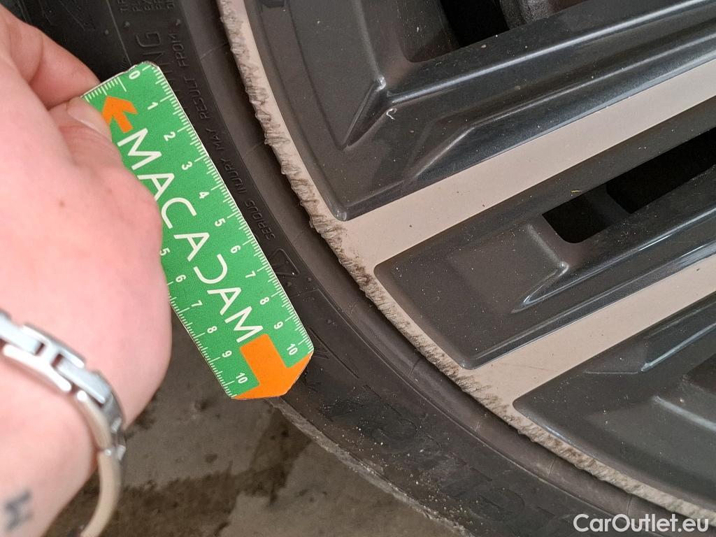  Bmw  Serie 1 BMW Série 1 / 2019 / 5P / Berline 1.5 116I DKG7 Business Design #8