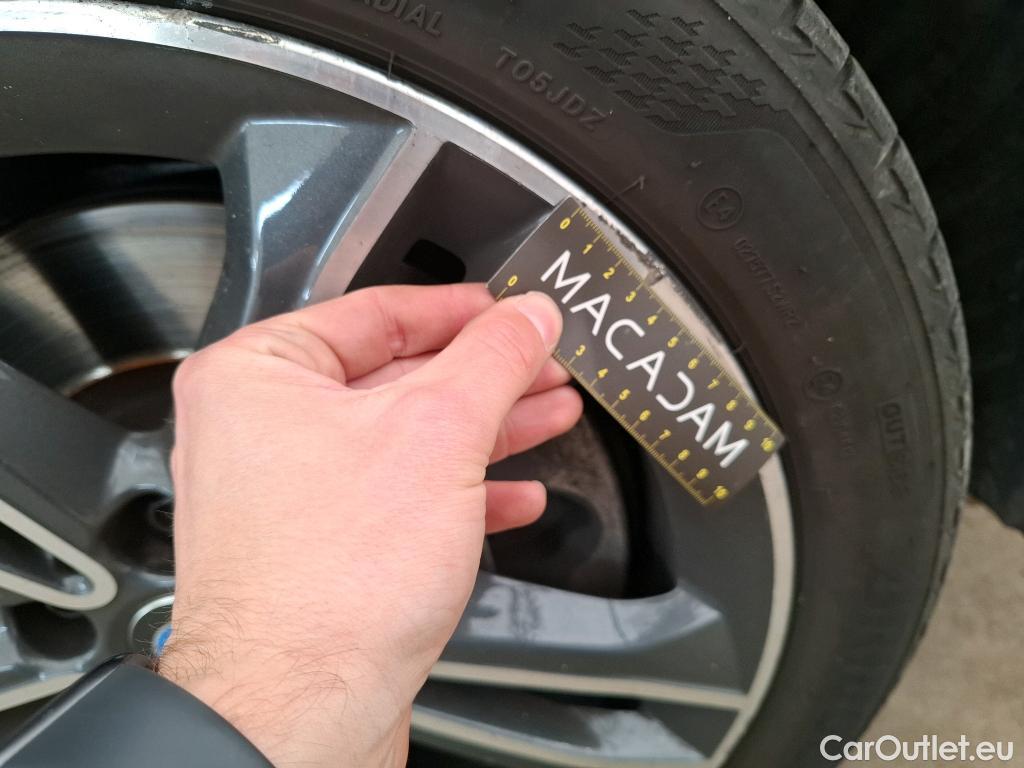  Bmw  Serie 1 Série 1 Berline 120 i Edition Sport 2.0 180CV BVA7 E6d #77