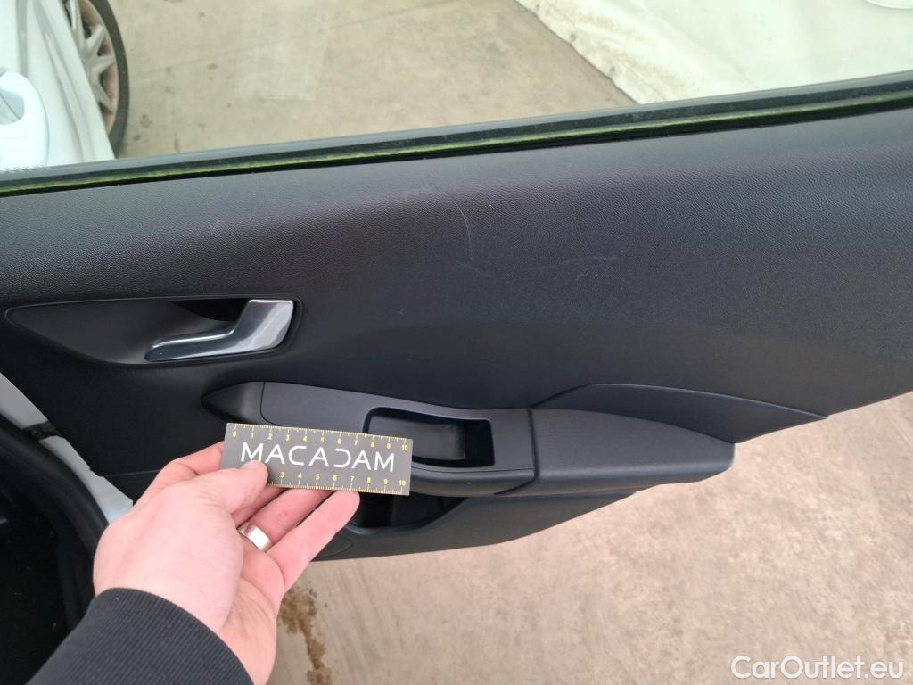  Ford  Fiesta FORD  5p Berline 1.1 70PS BUSINESS #31