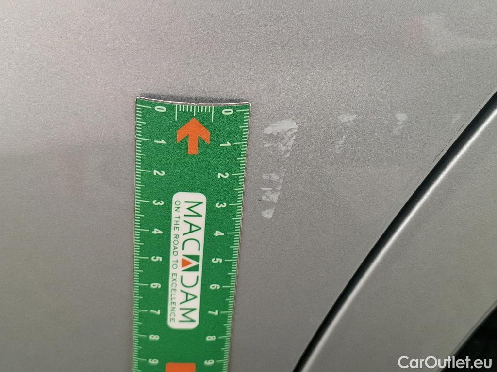  Mercedes  A-Klasse MERCEDES-BENZ Classe A Compact  2018  5P  Berline A 250 e Business Line 8GDCT #33