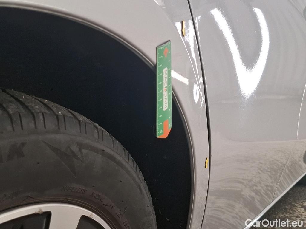  Mercedes  A-Klasse MERCEDES-BENZ Classe A Compact  2018  5P  Berline A 250 e Business Line 8GDCT #2