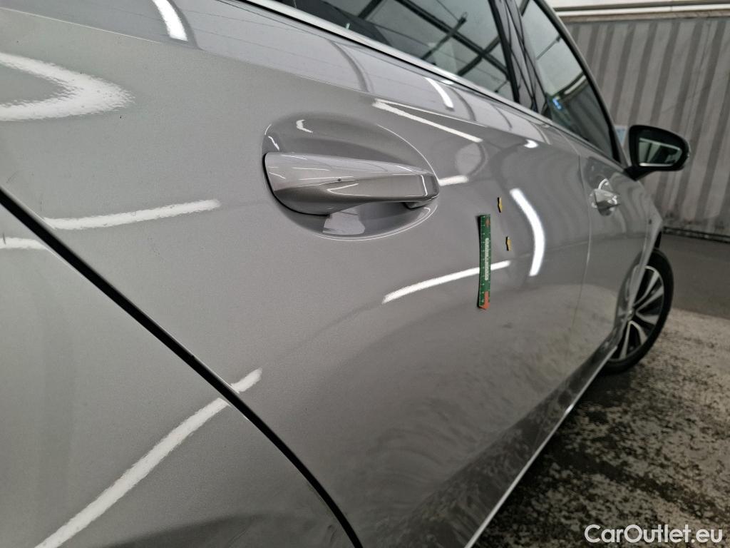  Mercedes  A-Klasse MERCEDES-BENZ Classe A Compact  2018  5P  Berline A 250 e Business Line 8GDCT #53