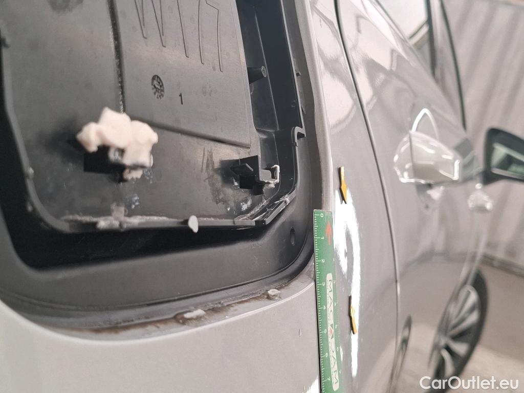  Mercedes  A-Klasse MERCEDES-BENZ Classe A Compact  2018  5P  Berline A 250 e Business Line 8GDCT #5