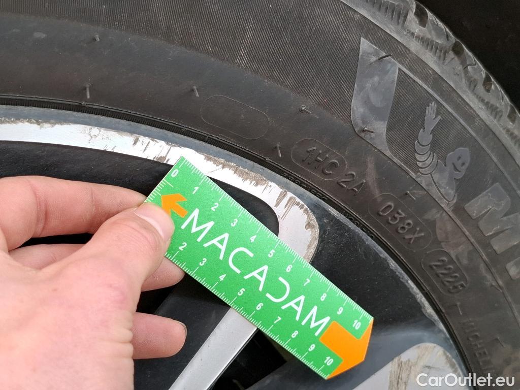  Citroen  C4 Grand Picasso /Spacetourer Shine 1.5 BlueHDi 130CV BVA8 E6d Vo Repeint en Rouge / Teinte SIV Blanc Banquise. #18