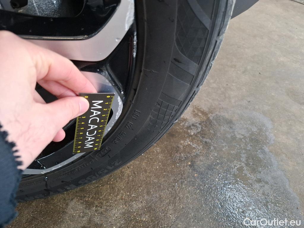  Land Rover  Discovery MG ZS / 2024 / 5P / SUV 1.5L 197ch Hybrid+ Comfort #9