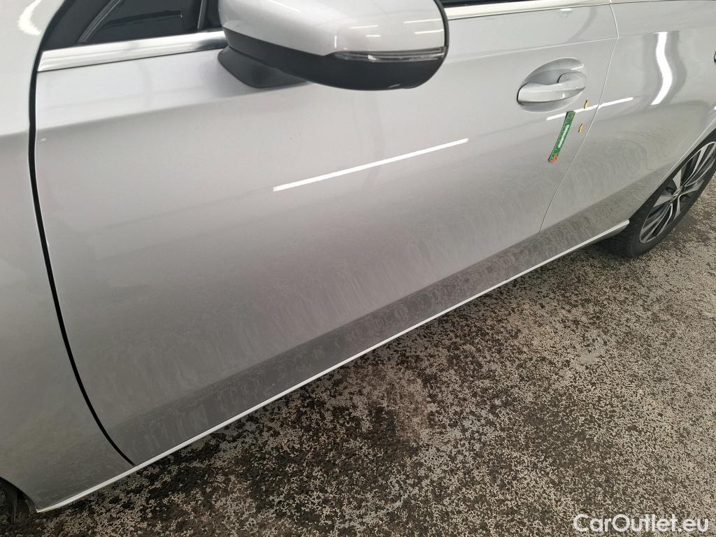  Mercedes  A-Klasse MERCEDES-BENZ Classe A Compact  2018  5P  Berline A 250 e Business Line 8GDCT #51