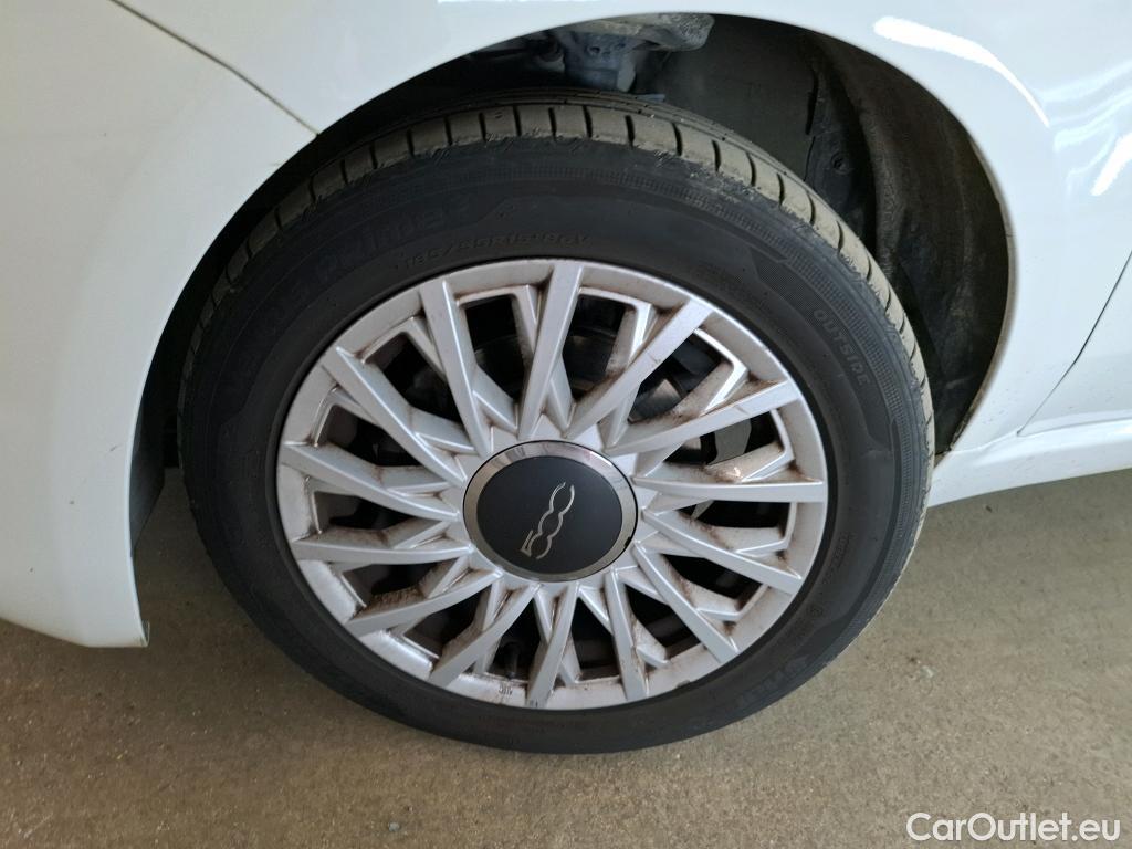  Fiat  500 FIAT   2015  3P  Berline Hybrid 10 BSG 70 ch Dolcevita #16