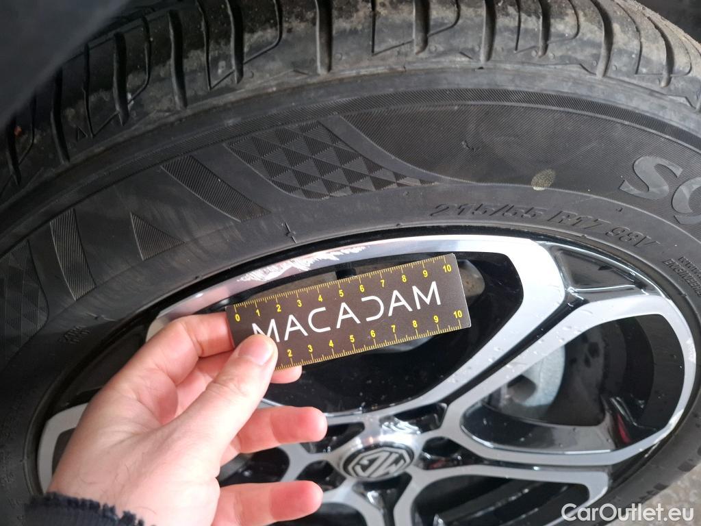  Land Rover  Discovery MG ZS / 2024 / 5P / SUV 1.5L 197ch Hybrid+ Comfort #6