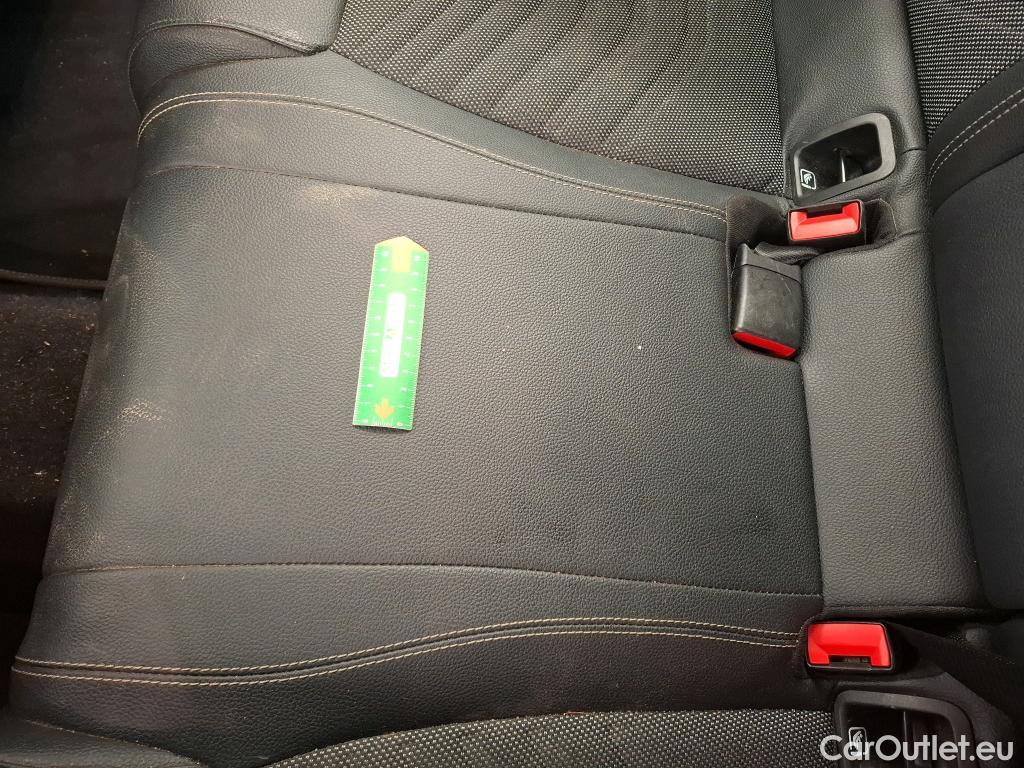  Mercedes  A-Klasse MERCEDES-BENZ Classe A Compact  2018  5P  Berline A 250 e Business Line 8GDCT #62