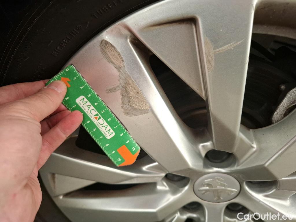  Peugeot  5008  Style 1.5 HDi 130CV BVA8 7 Sieges E6d #7