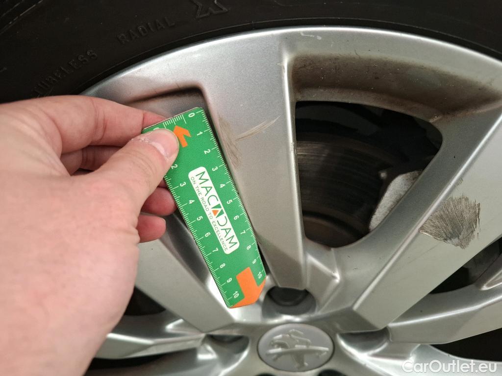  Peugeot  5008  Style 1.5 HDi 130CV BVA8 7 Sieges E6d #8