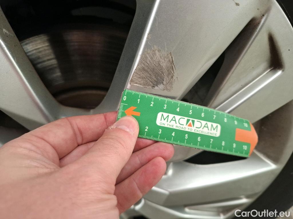  Peugeot  5008  Style 1.5 HDi 130CV BVA8 7 Sieges E6d #9