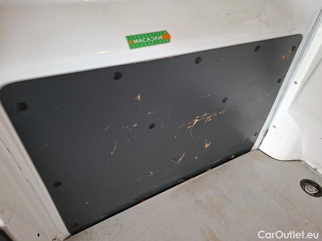  Peugeot  Expert  Fourgon Premium L2 1.5 HDi 120CV BVM6 E6d #49