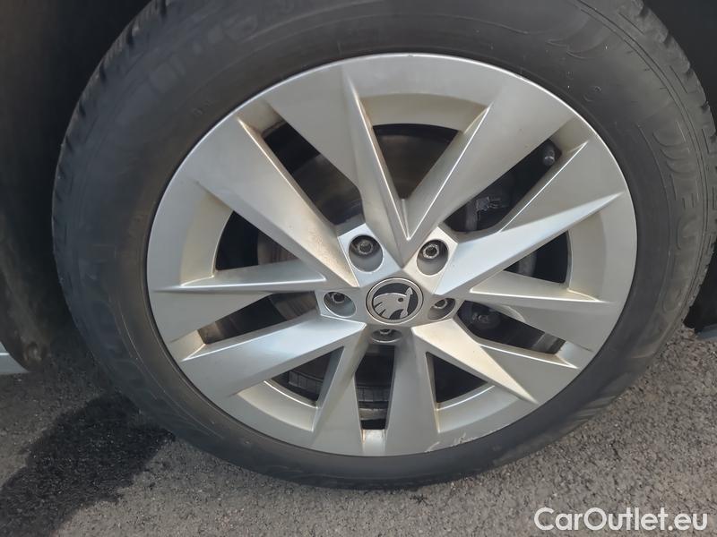  Skoda  Octavia  Combi (NX3)(2020) Oct.Combi 1.5TSI 110 Style #36