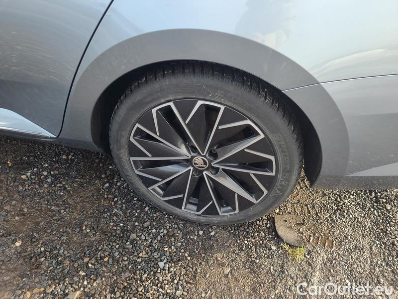  Skoda  Superb  (3V3)(2015) Supe.FL2.0TDI 110 L&K AT #9