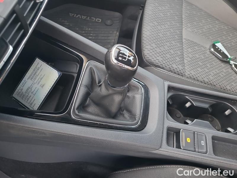  Skoda  Octavia  Combi (NX3)(2020) Oct.Combi 1.5TSI 110 Style #16