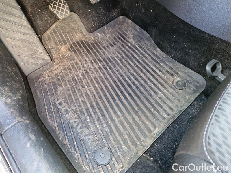  Skoda  Octavia  Combi (NX3)(2020) Oct.Combi 1.5TSI 110 Style #10