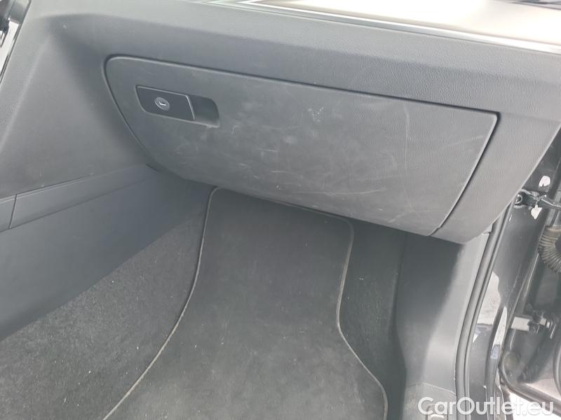  Volkswagen  Passat  Variant (CB5) (2019) Pas.Var.2.0TDI 110 Elegance AT #14