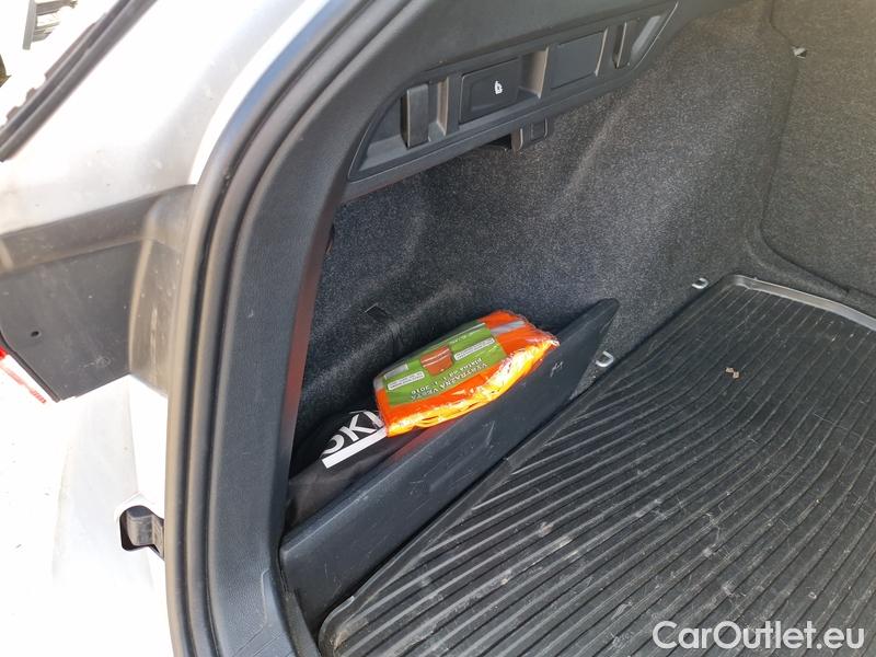  Skoda  Octavia  Combi (NX3)(2020) Oct.Combi 1.5TSI 110 Style #17