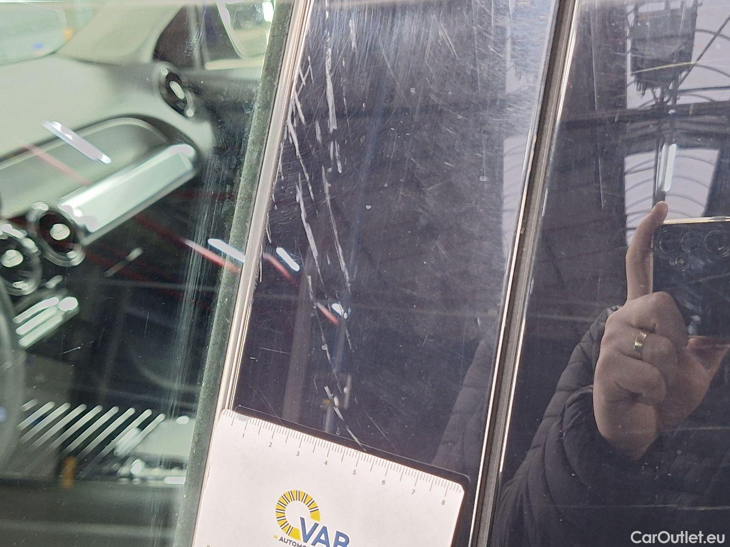  Mercedes  GLB Mercedes,  '19, Mercedes-Benz   200 d Business Solution 5d #35