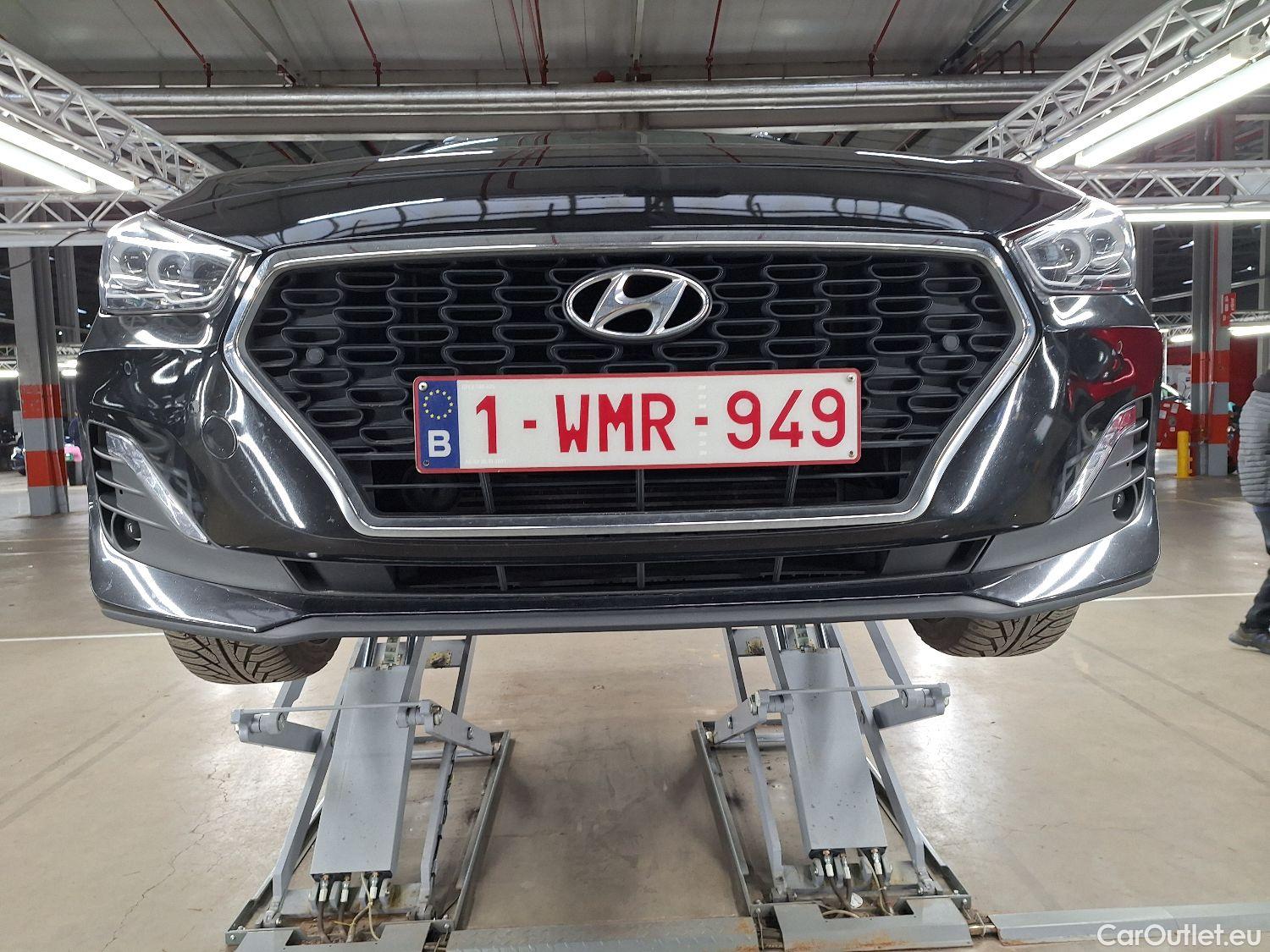  Hyundai  i30 Hyundai,  Wagon '17, Hyundai  Wagon 1.6 CRDi DCT 100kW Sky 5d #3