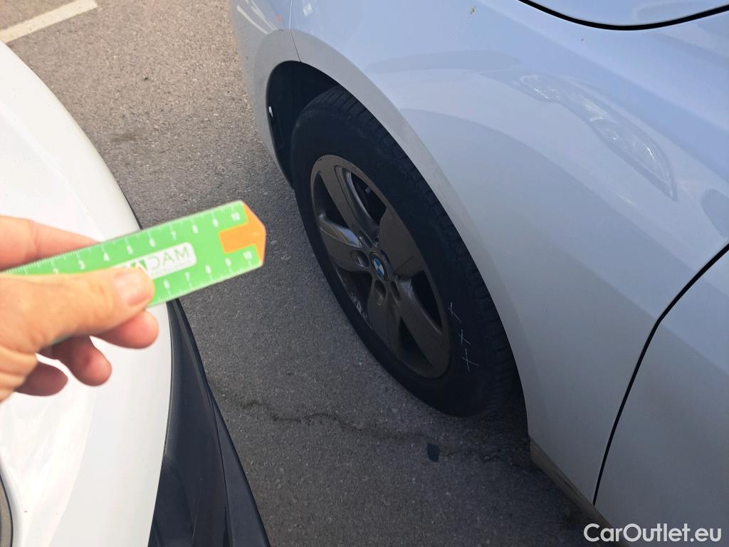  Bmw  Serie 1 BMW  / 2019 / 5P / berlina con portón 116d #17