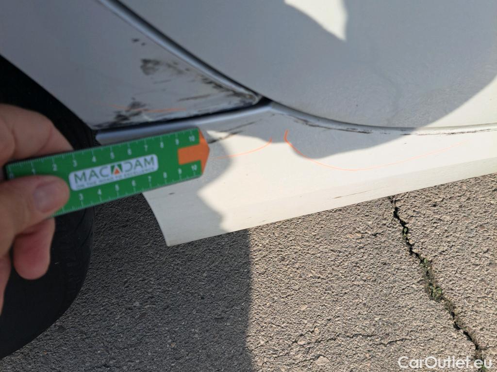  Bmw  Serie 1 BMW  / 2019 / 5P / berlina con portón 116d #16