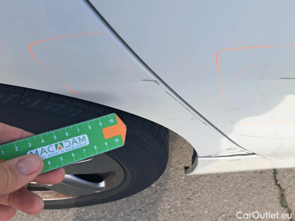  Bmw  Serie 1 BMW  / 2019 / 5P / berlina con portón 116d #7